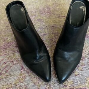 Dolce Vita black heels. Leather.